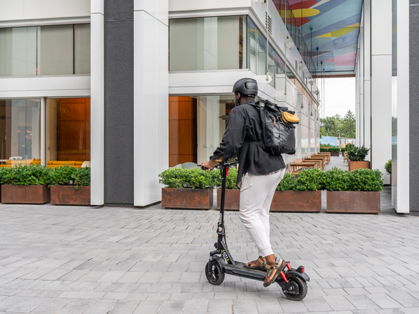 Comment Allumer Une Trottinette Électrique : Guide Rapide pour la Plupart des Modèles, y compris isinwheel