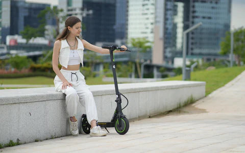 Numéro de Série d’une Trottinette Électrique : Comment le Trouver et Pourquoi il est Essentiel