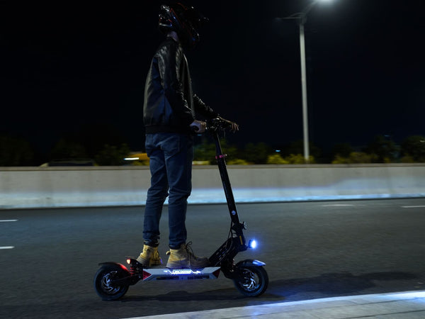 Quand une Trottinette Électrique Prend Feu : Comprendre les Causes et Agir en Sécurité
