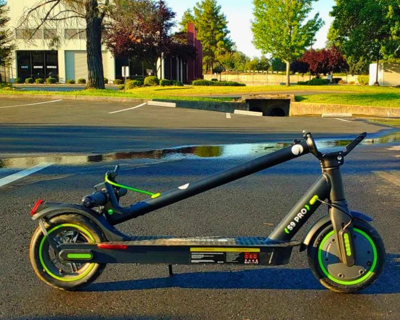 Trottinette électrique pliable pour déplacements urbains